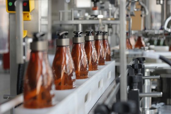 مضخة محلول المنظفات السائلة آلة السد التلقائي لزجاجة PET الزجاجية